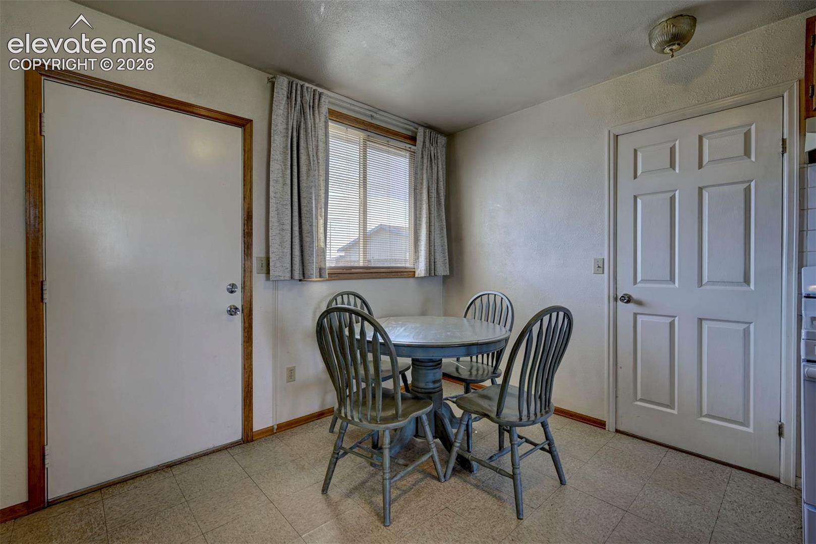 Photo 6 of 4125 Log Road, Peyton
