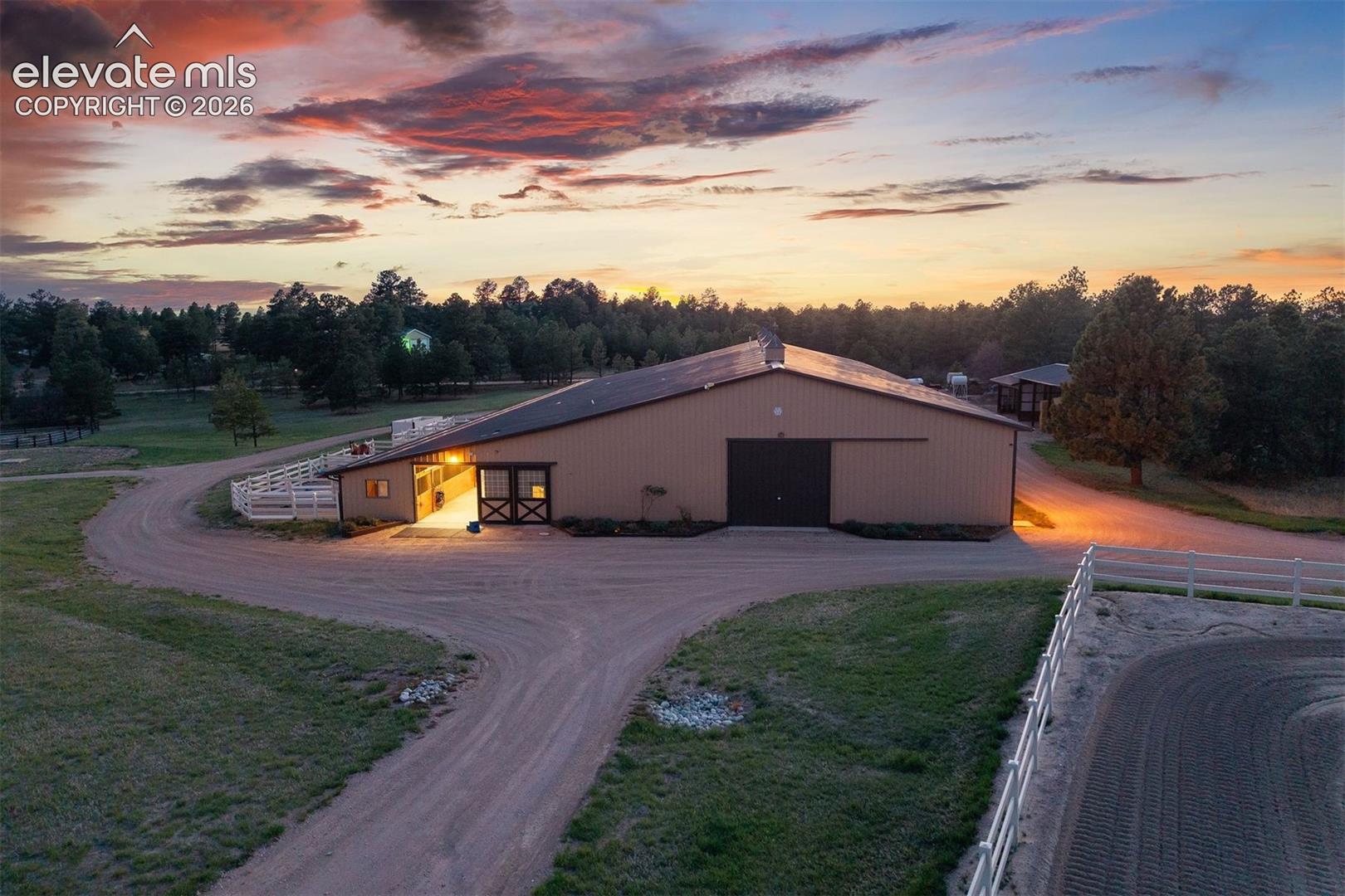 30,870 total square feet encompassing the stable and indoor arena combined.