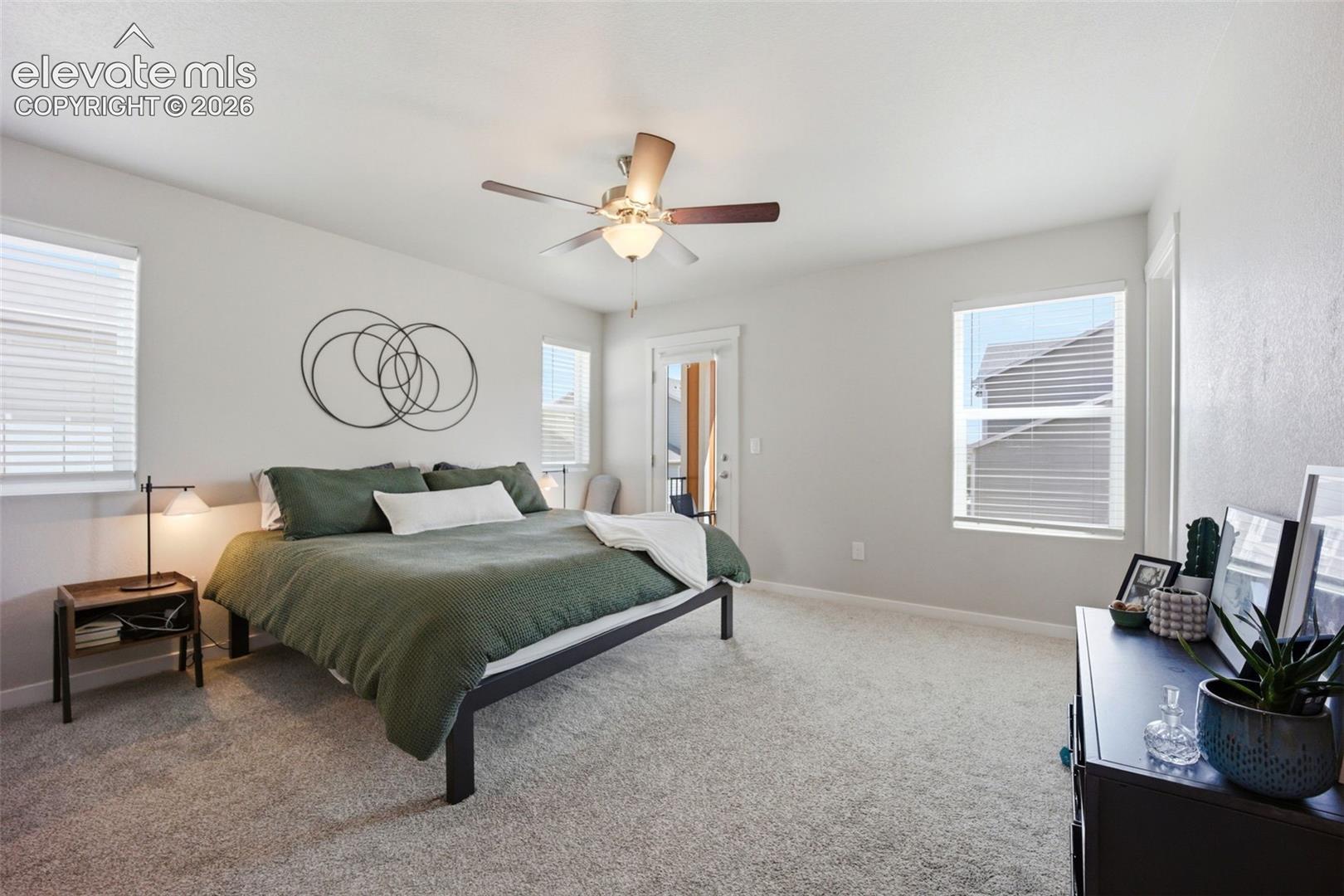 Master Bedroom w/attached bathroom