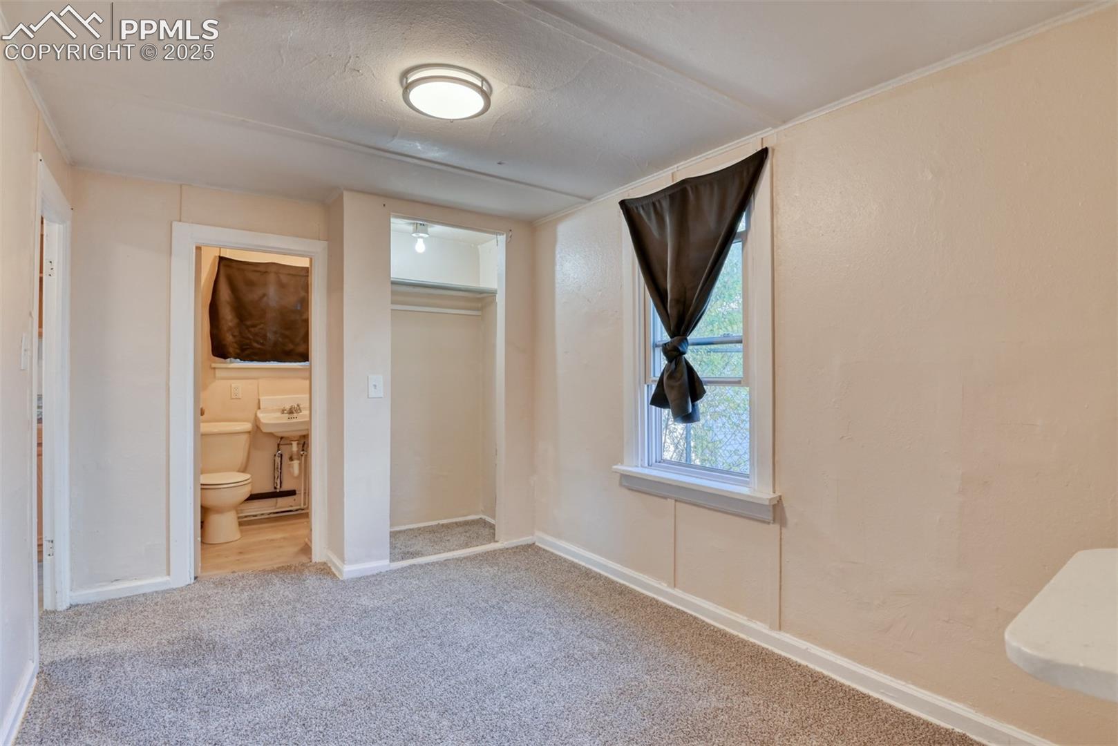 Cottage Bedroom 