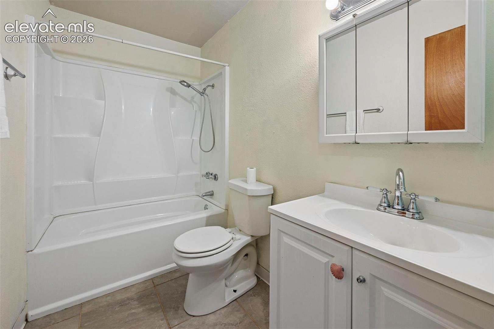2nd bath with tub shower combo