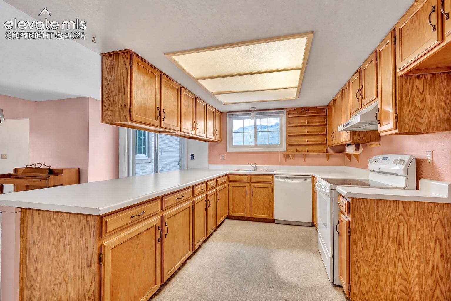 Photo 6 of 1405 Vondelpark Drive, Colorado Springs