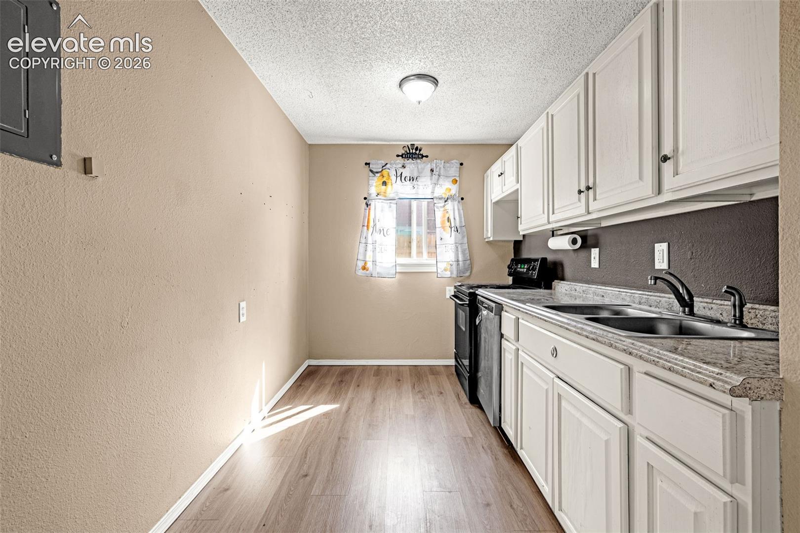 Photo 8 of 1933 Hallam Avenue, Colorado Springs