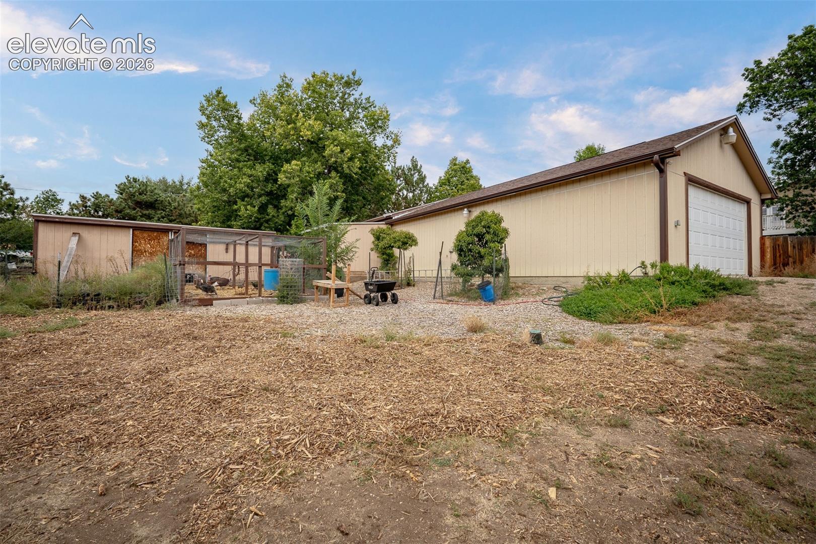 Detached 6 Car Garage