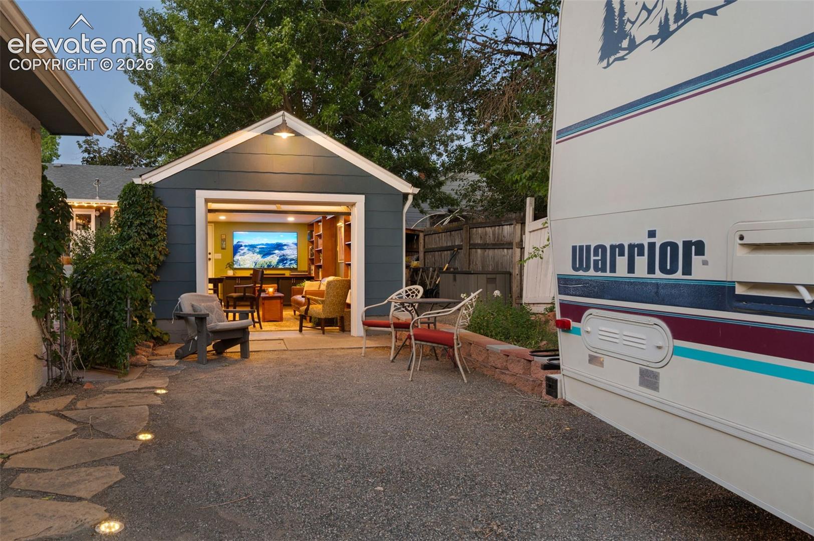 Converted 1 car garage, awesome for entertaining or hobbies