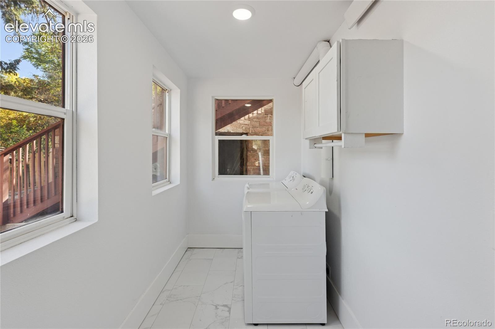 Main-level flat 2nd
bedroom