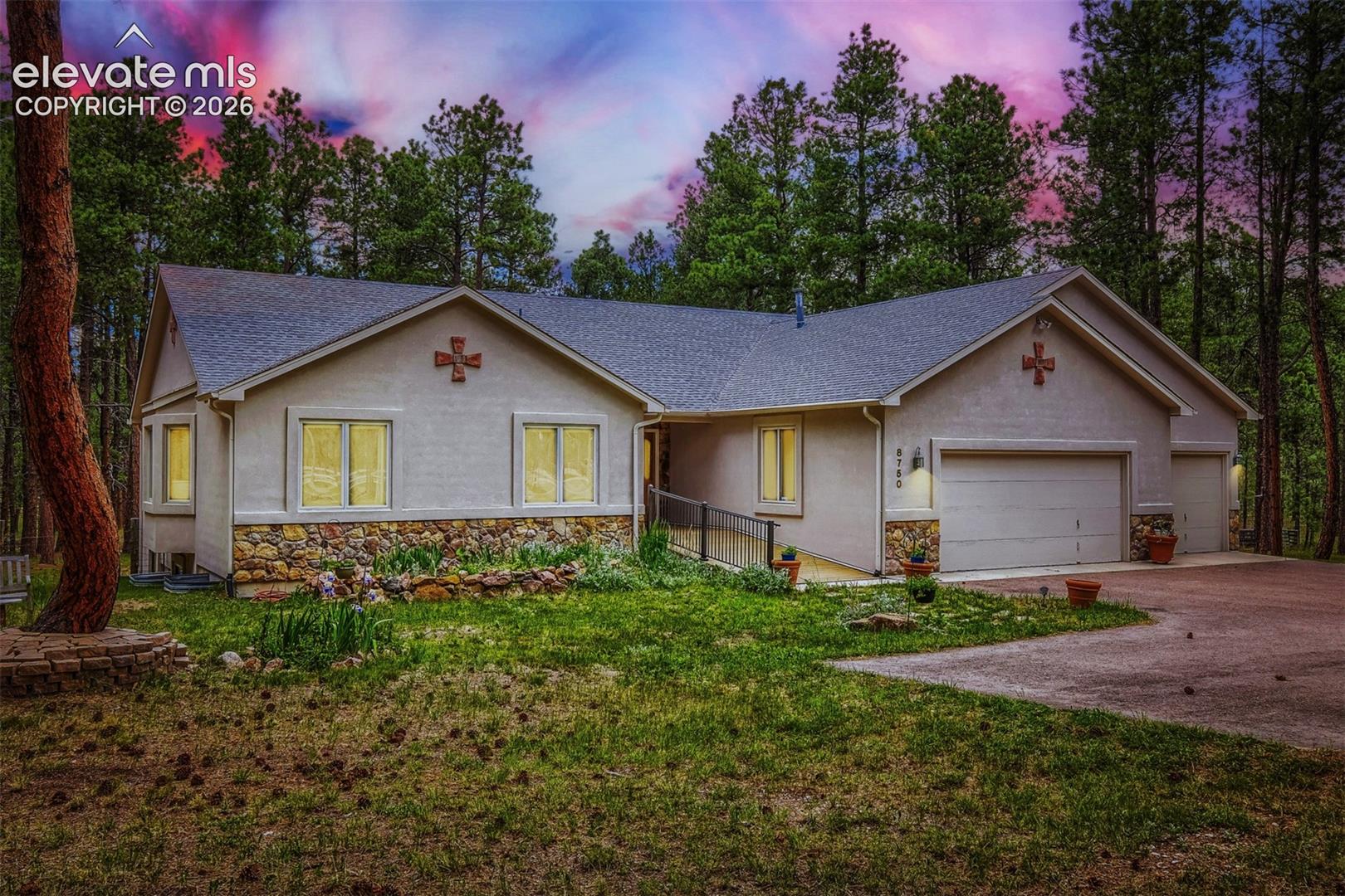 8750 Tannenbaum Rd, Colorado Springs, CO 80908