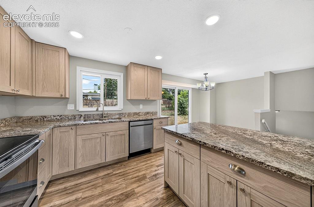 Photo 8 of 320 Cranbrook Circle, Colorado Springs
