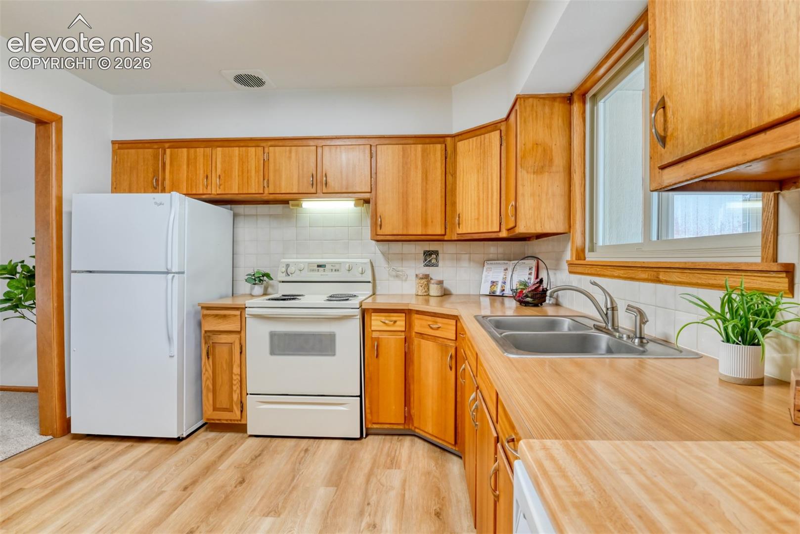 Photo 10 of 2121 Downing Drive, Colorado Springs