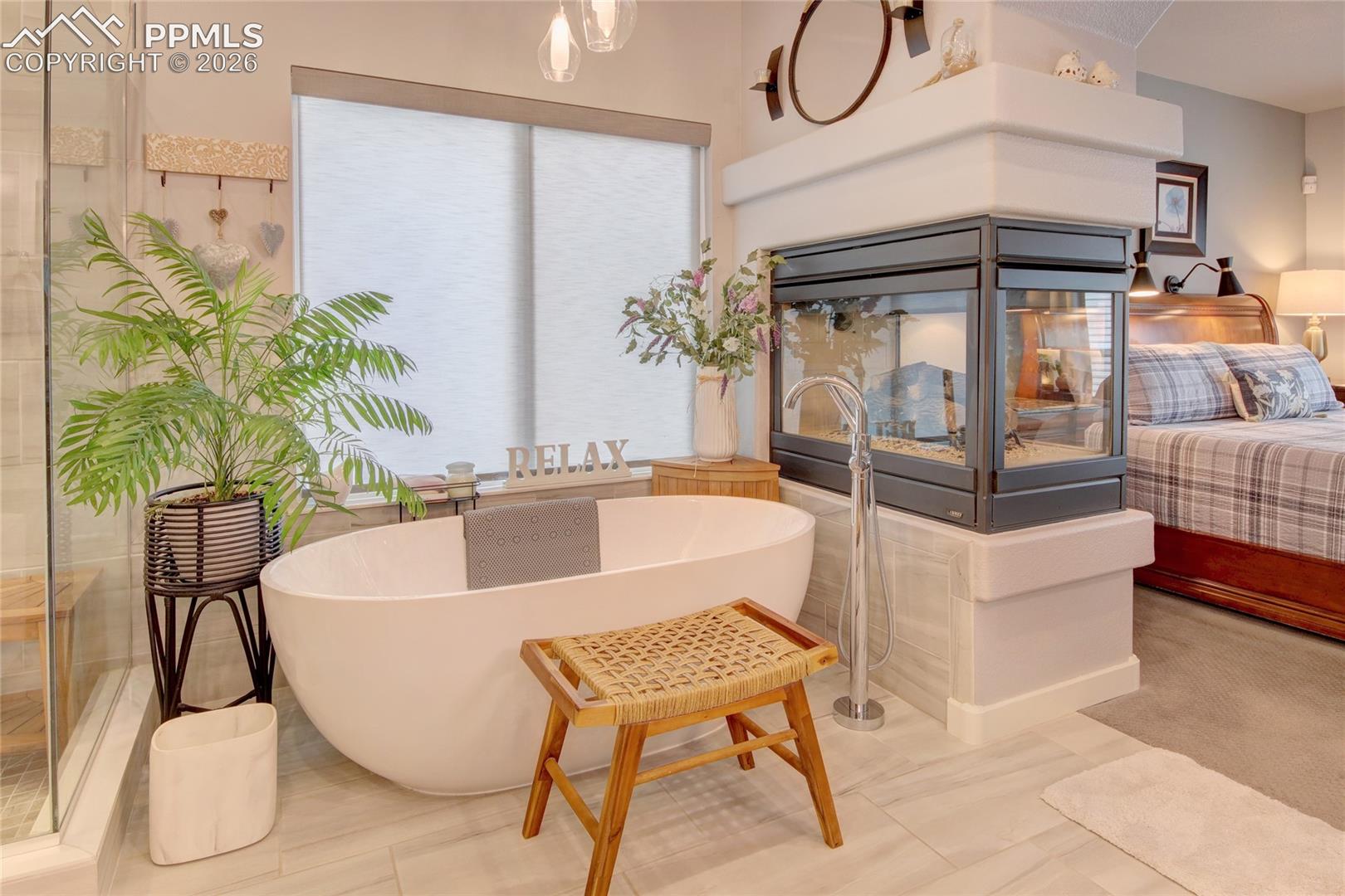 Master bath soaking tub