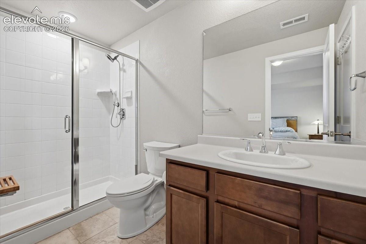 En suite downstairs 