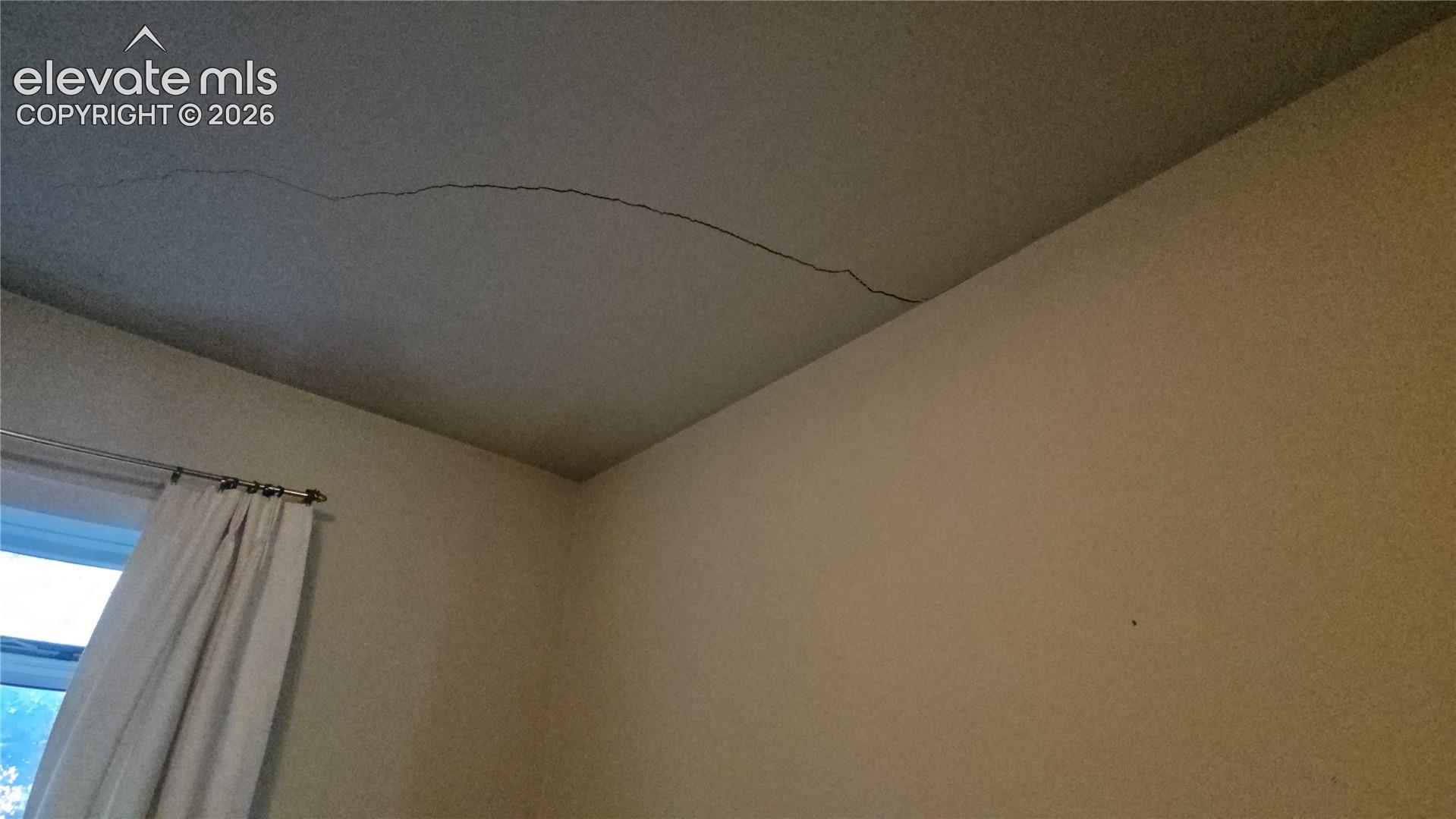 Crack on the ceiling of the dinning room