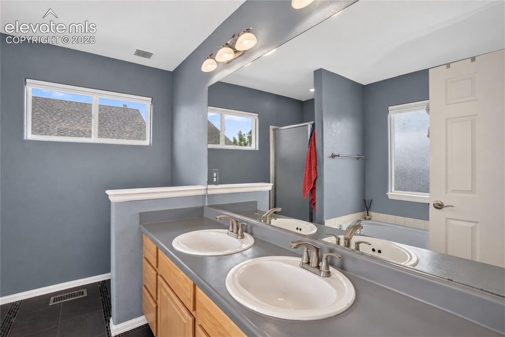 5-piece primary bath