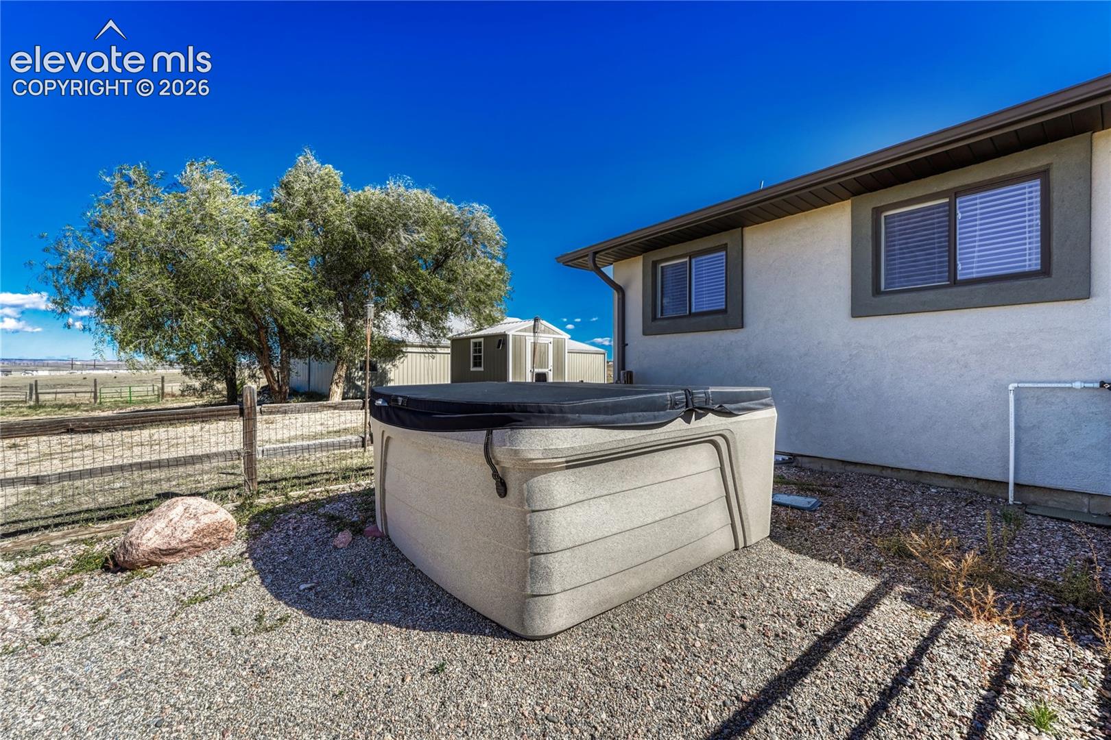 Hot tub with cover and chemicals is included!