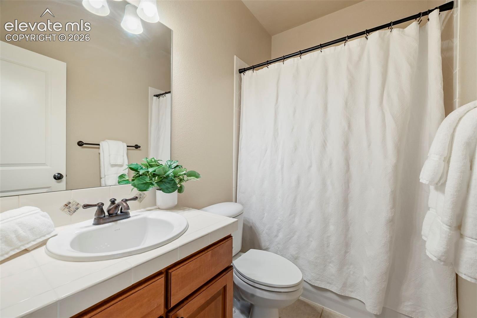 Full bathroom on main