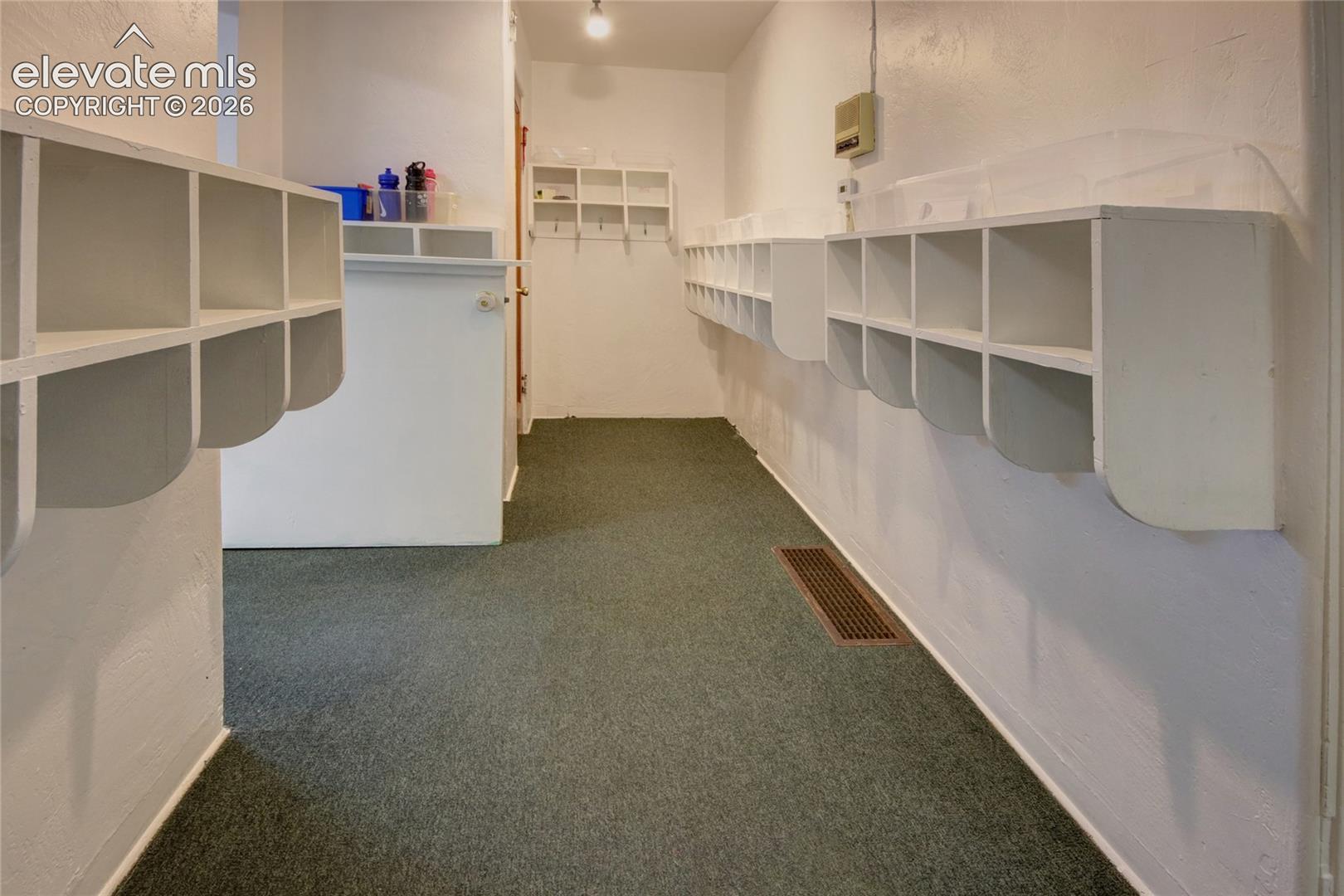 1015 Cheyenne Rd, Colorado Springs, CO 80906