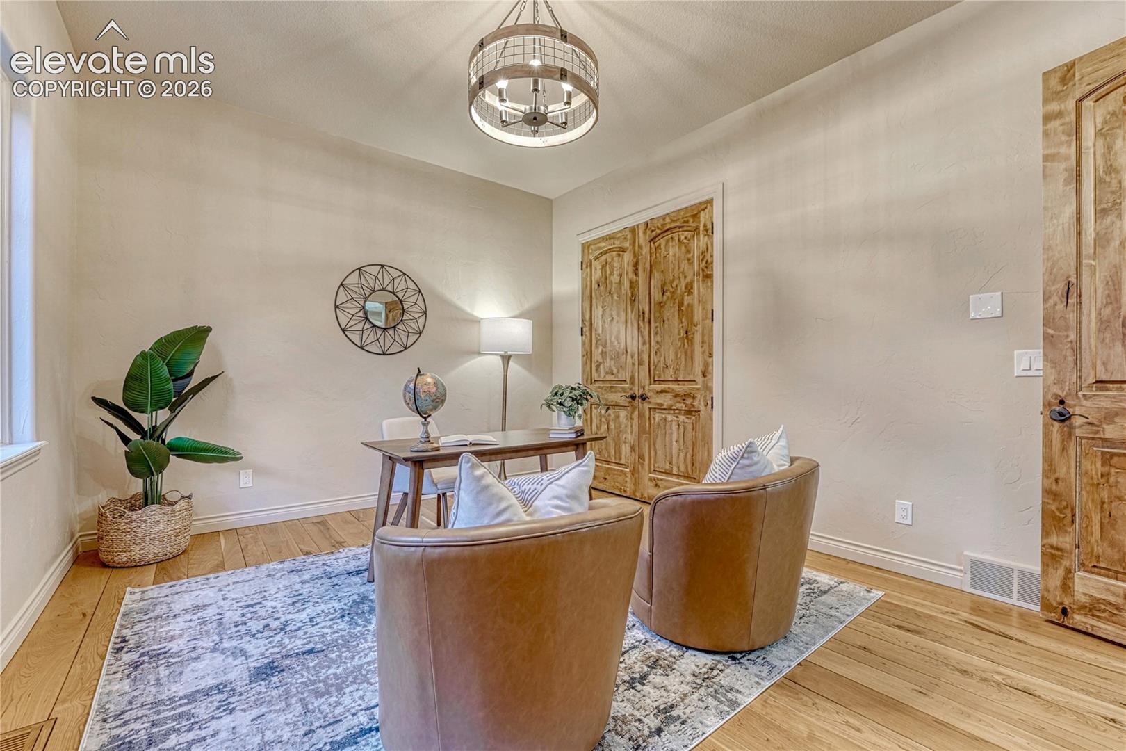 Or this can be a 5th bedroom.