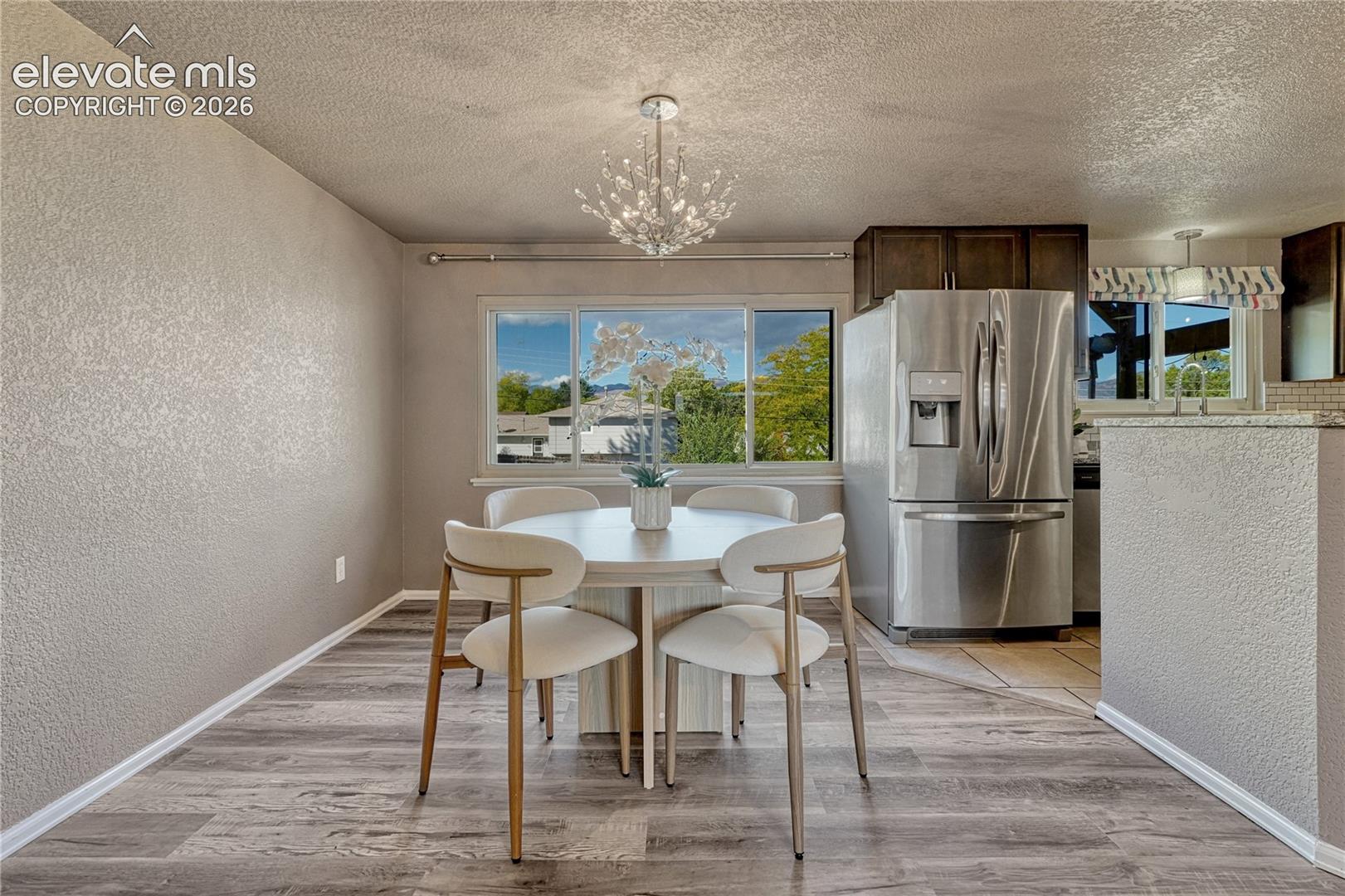 Beautiful dining area with mountain views!