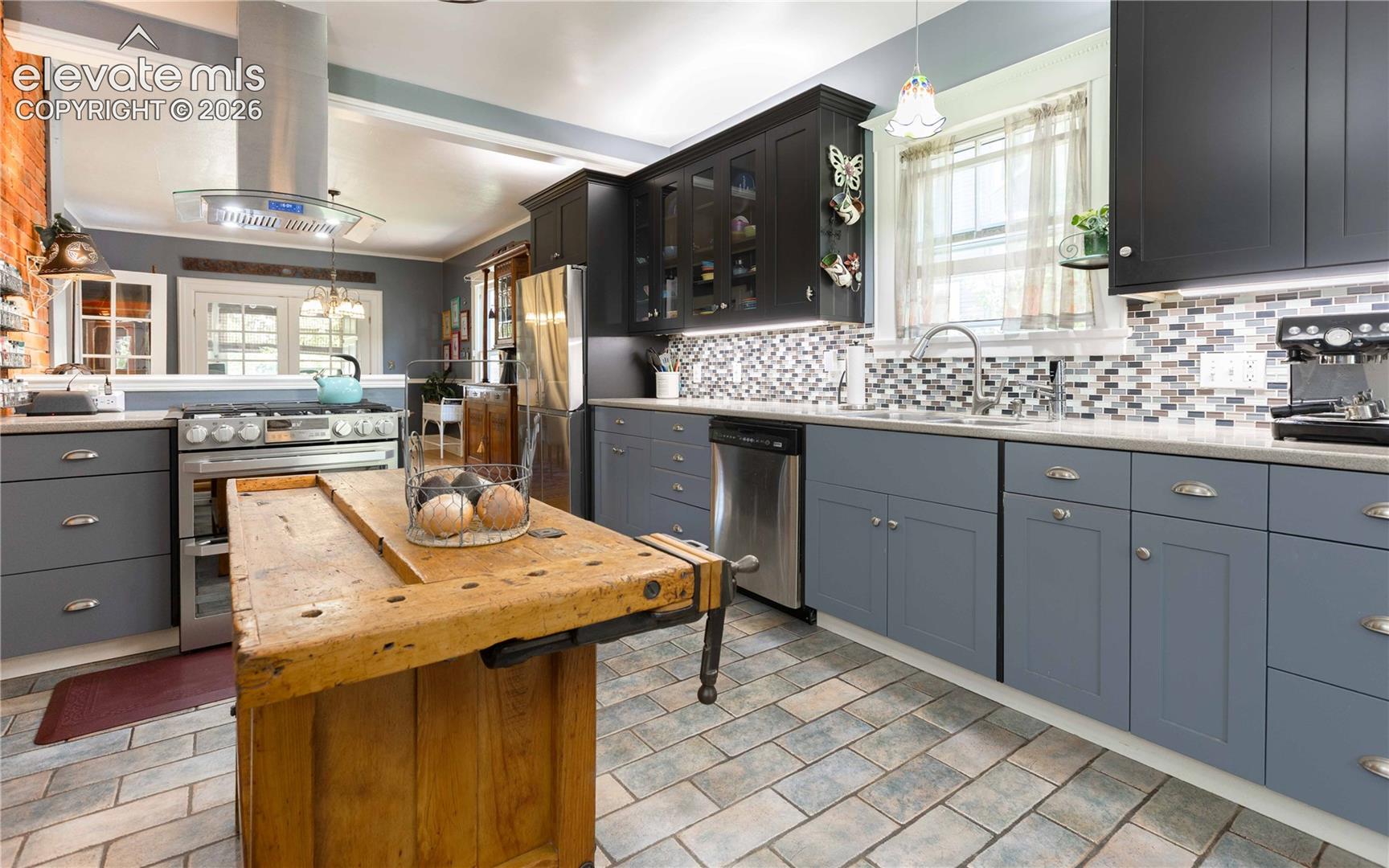 All new appliances in kitchen