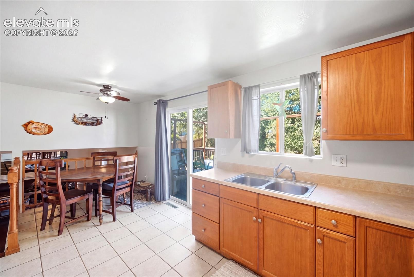 Main level.  AI removed items from kitchen/dining room