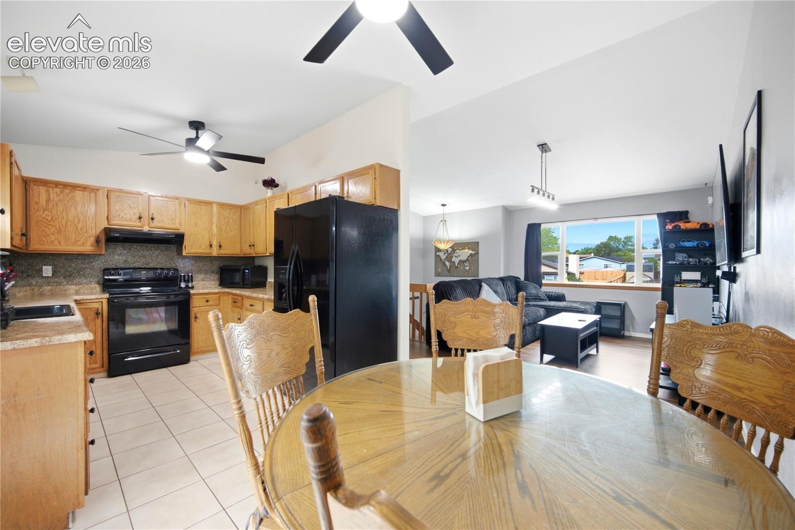 Photo 9 of 2025 Heathercrest Drive, Colorado Springs