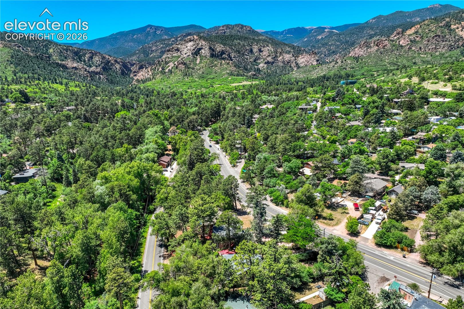 1823 Cheyenne Blvd, Colorado Springs, CO 80906
