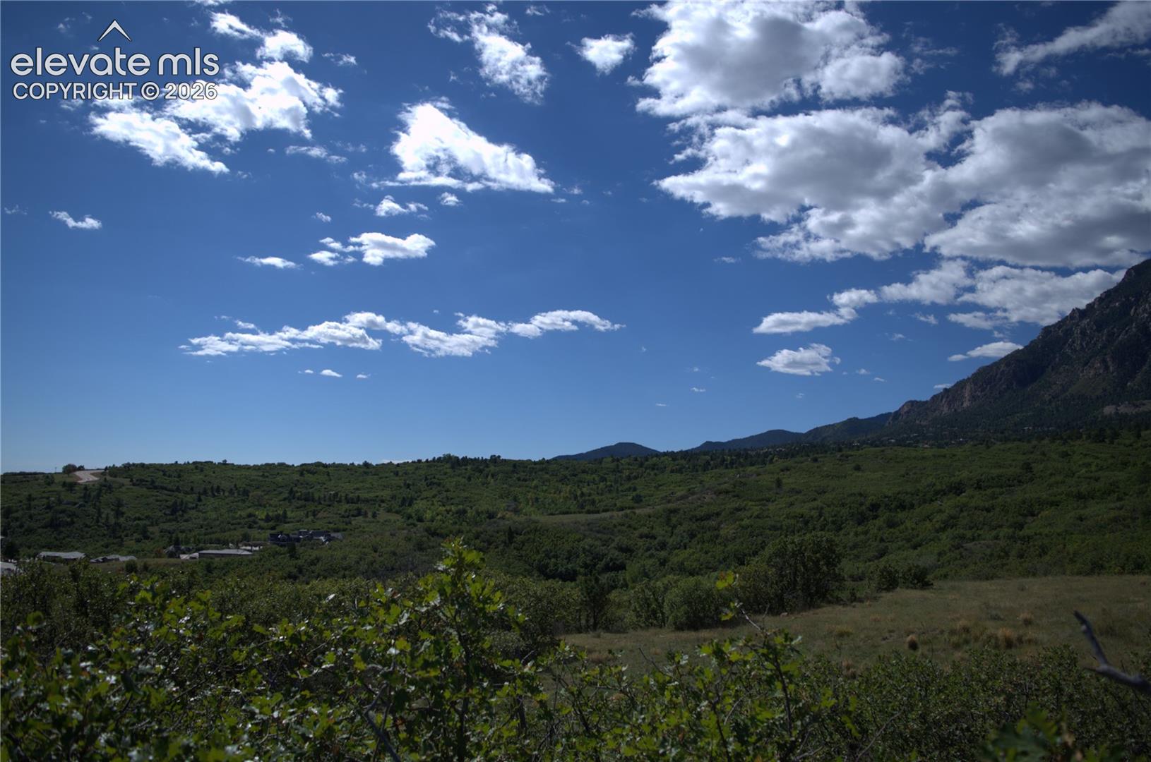Photo 6 of 4815 Broadmoor Bluffs Drive, Colorado Springs