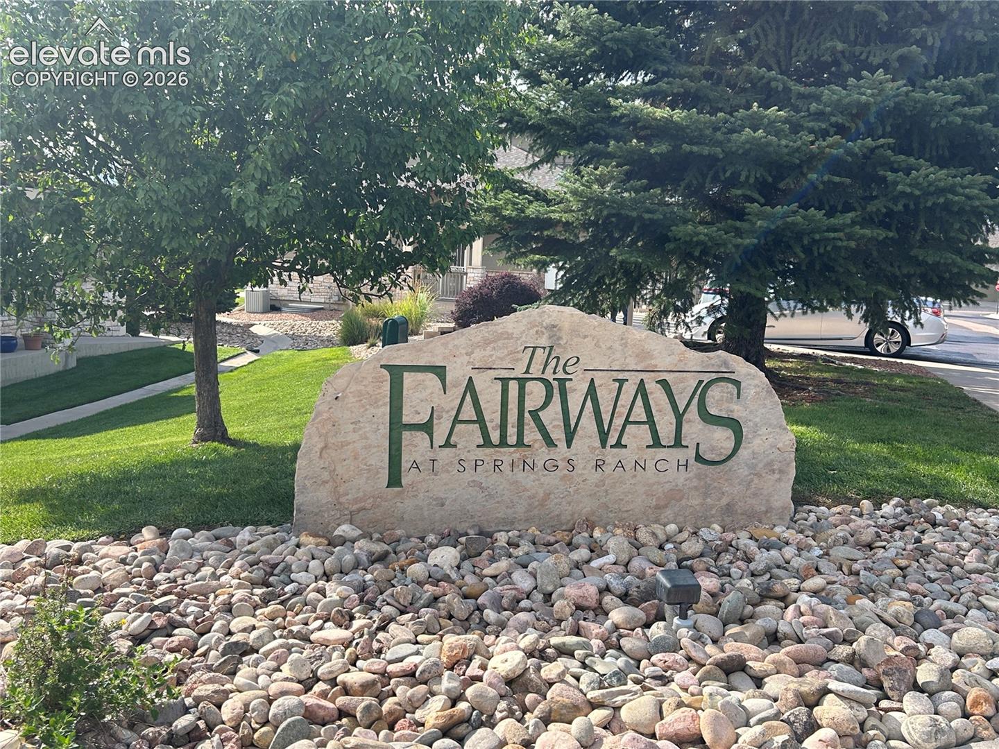 Well-kept neighborhood close to everything!