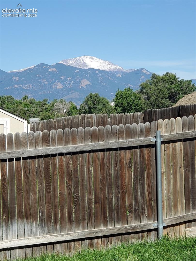 4885 Hunters Run NA, Colorado Springs, CO 80911