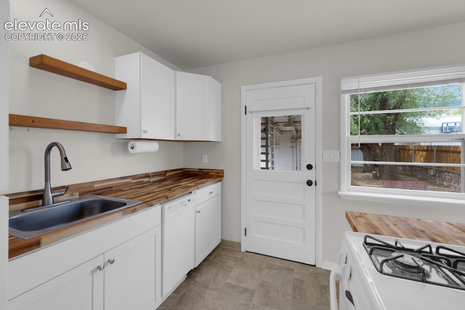 2617 Robinson St, Colorado Springs, CO 80904
