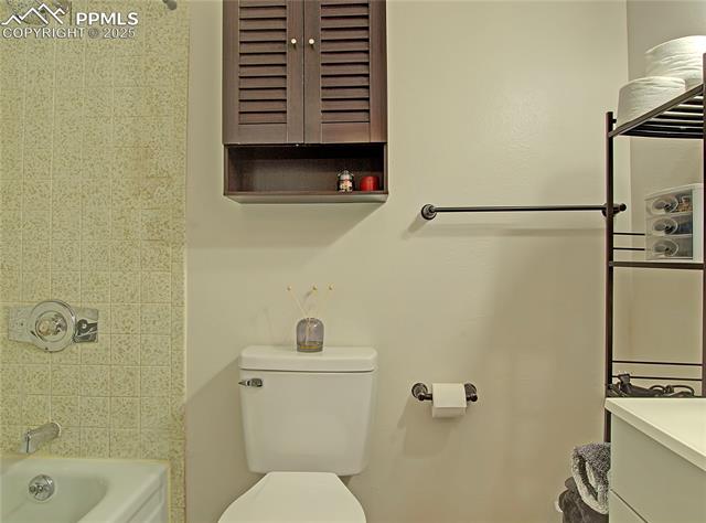 Upstairs full bathroom