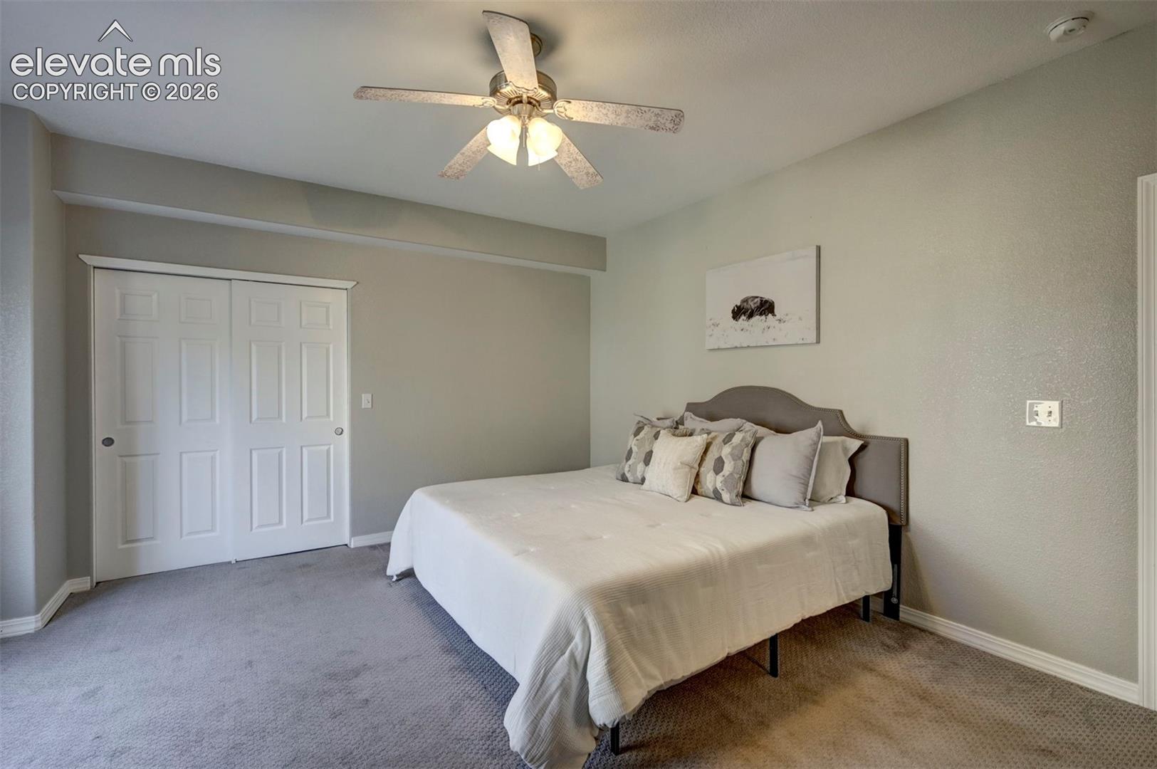 Huge bedroom & Closet