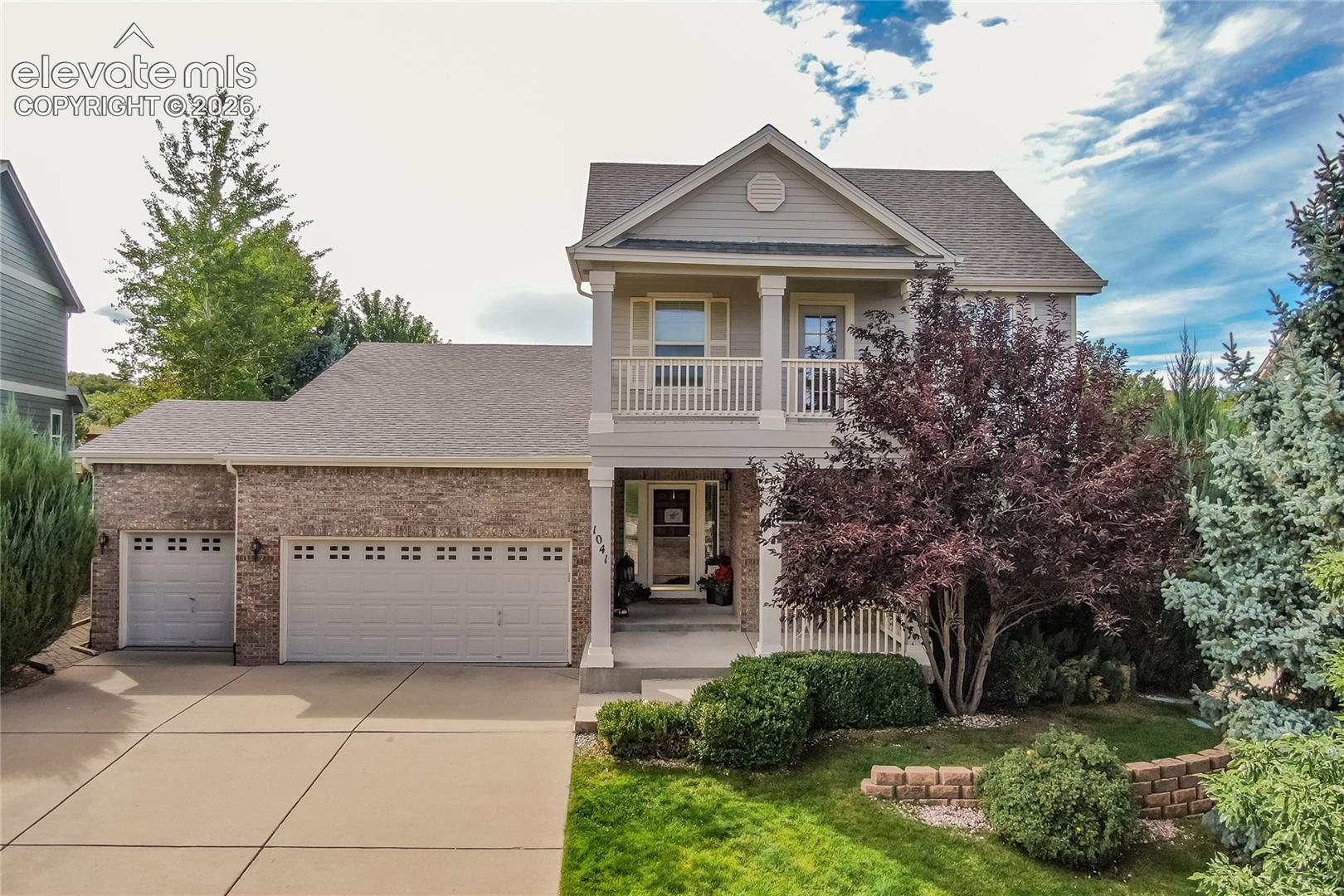 This gorgeous Northgate Highlands home offers main level living at it's best!