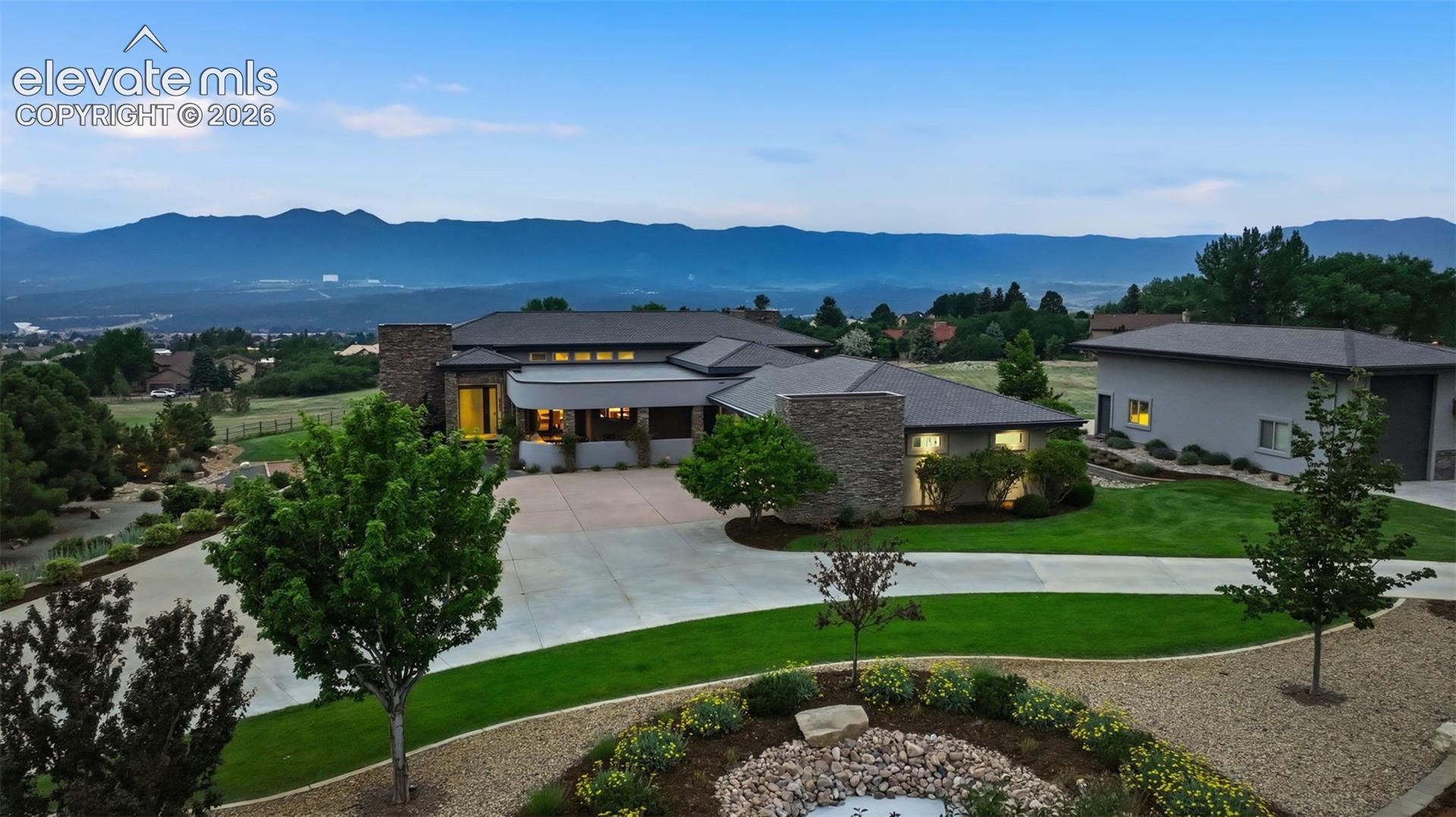 690 Mission Hill Way, Colorado Springs, CO 80921