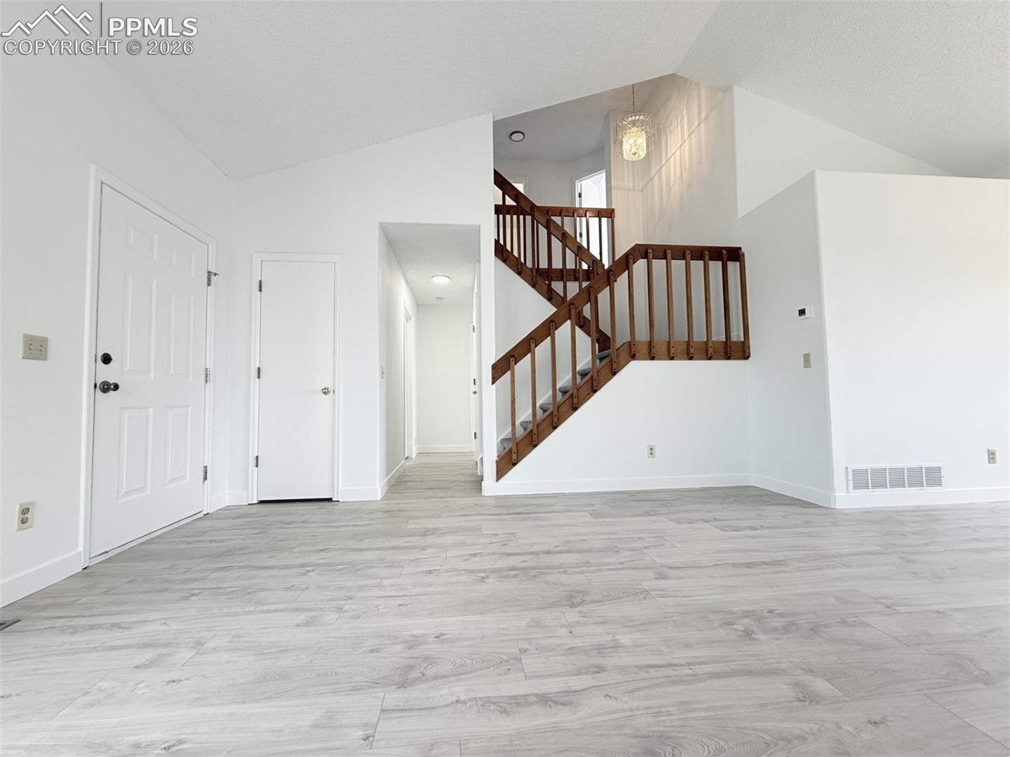 Photo 9 of 5118 Herndon Circle, Colorado Springs