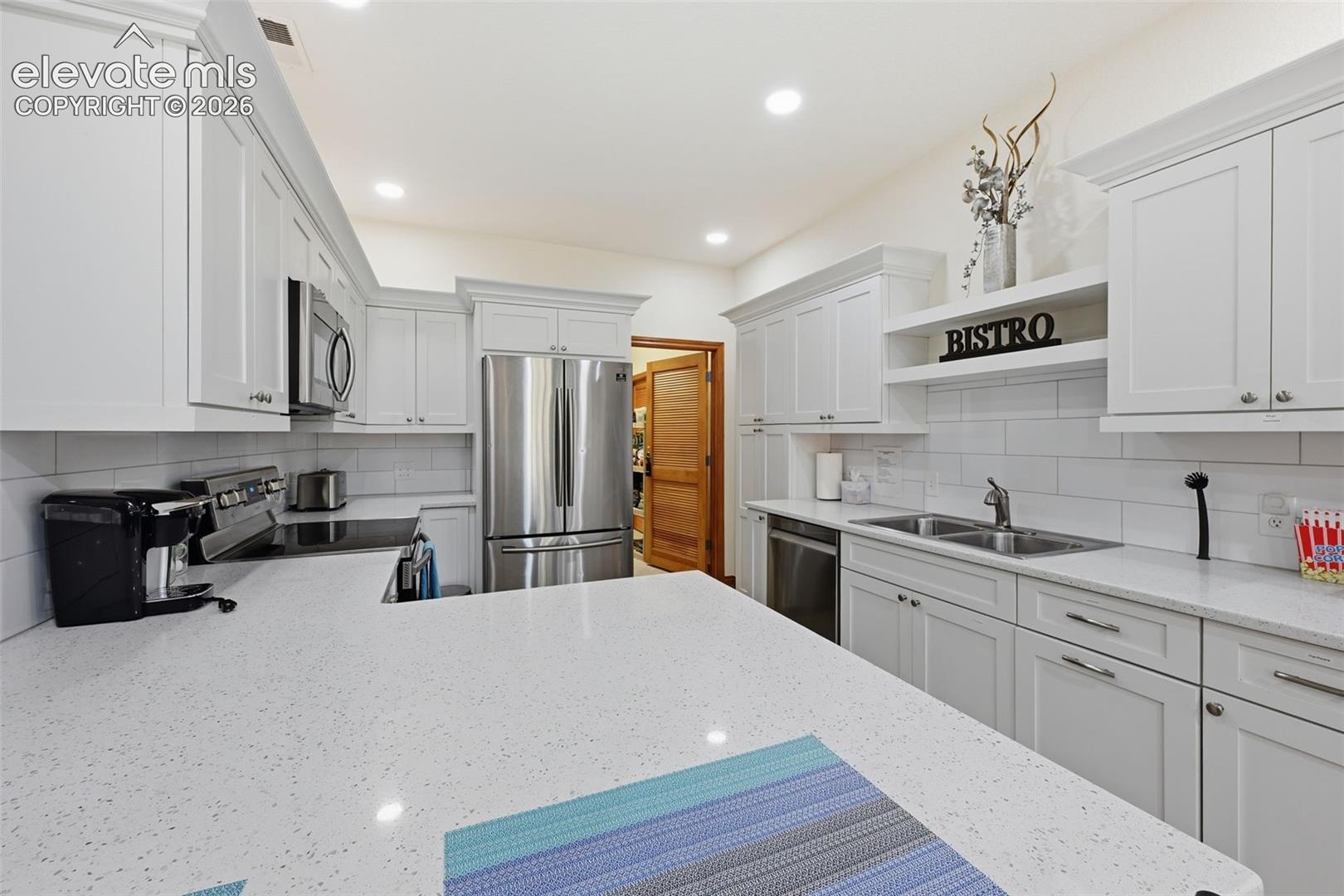 Baement full kitchen