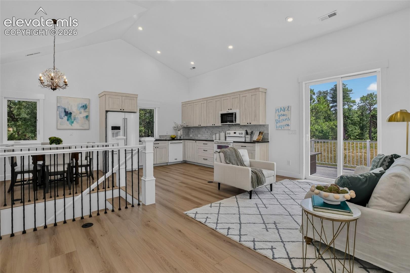 984 square foot guest house