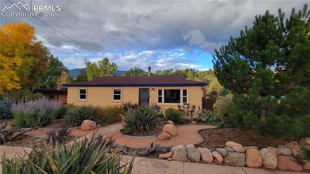 207 Beckers Ln, Manitou Springs, CO 80829
