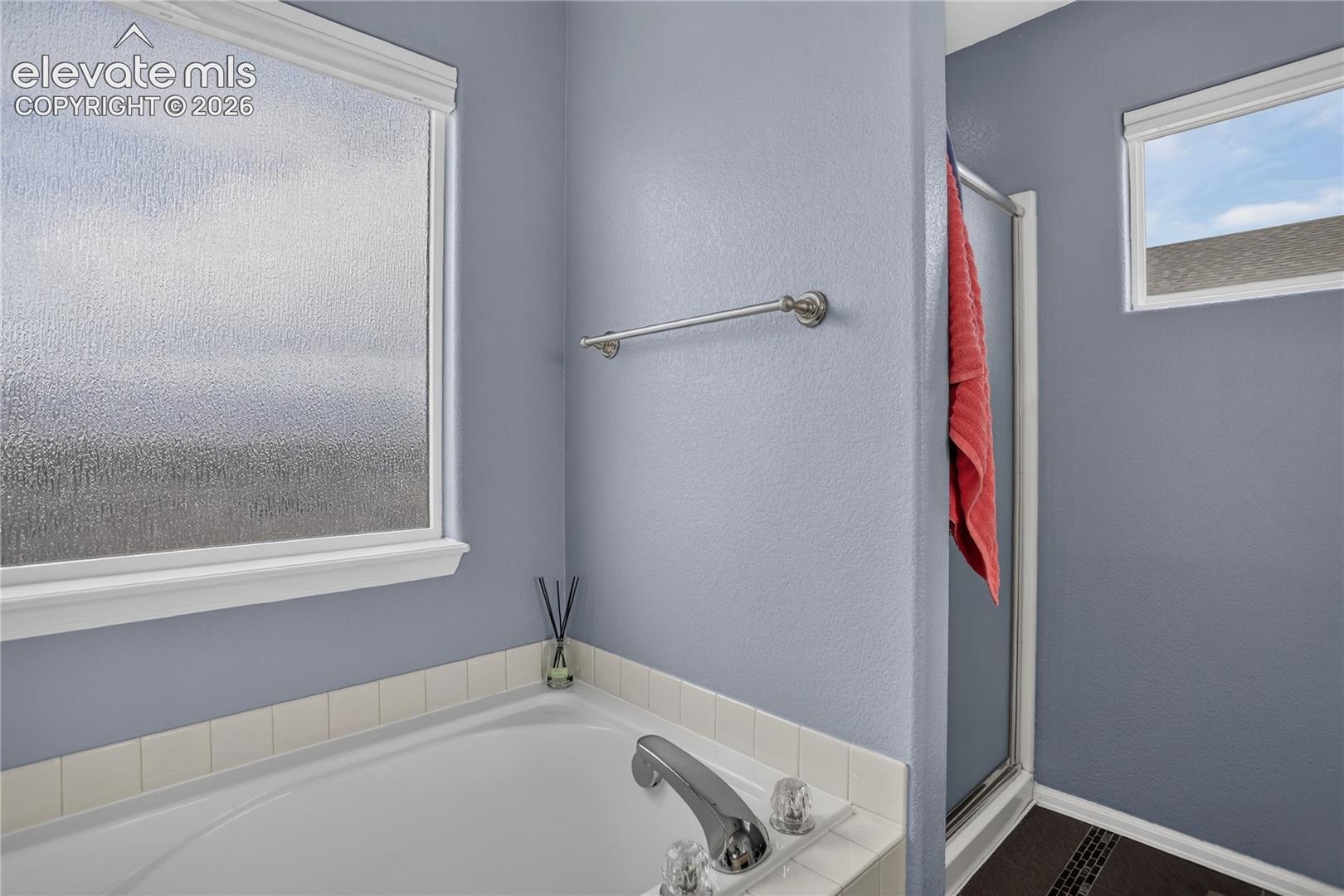 Soaking tub & walk-in shower