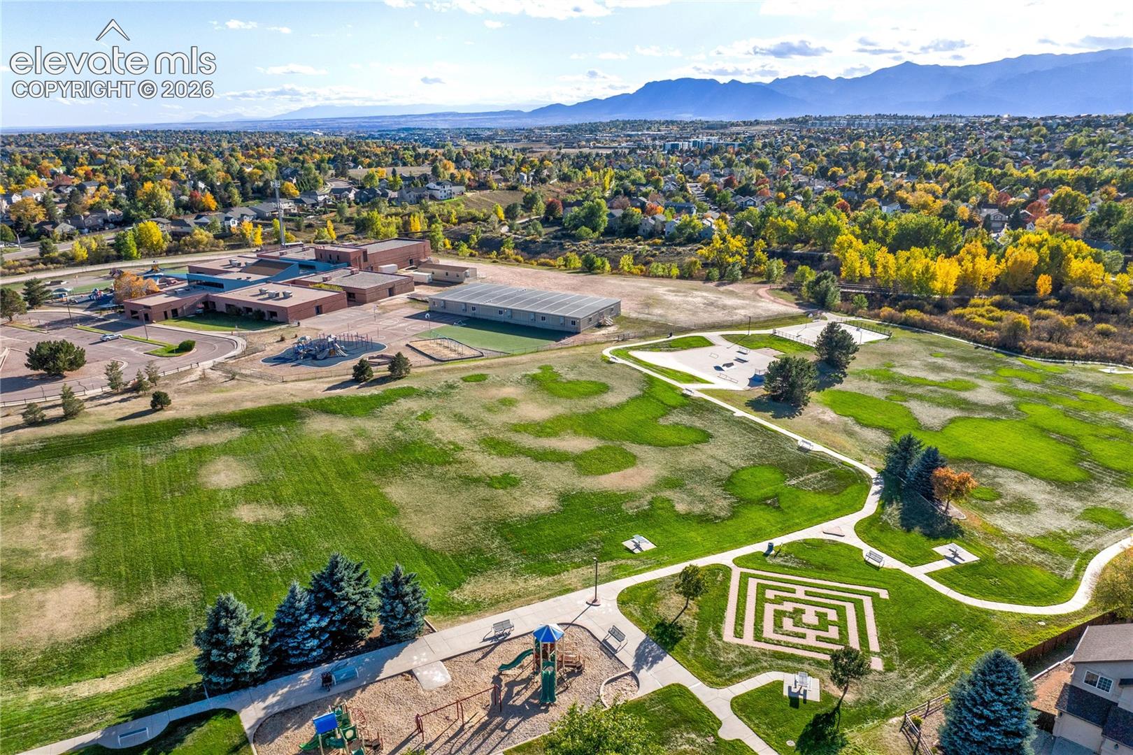 Enjoy the best of Colorado living with neighborhood parks, scenic trails + sweeping Front Range views, plus convenient access to shopping, dining, movies + entertainment at First & Main.