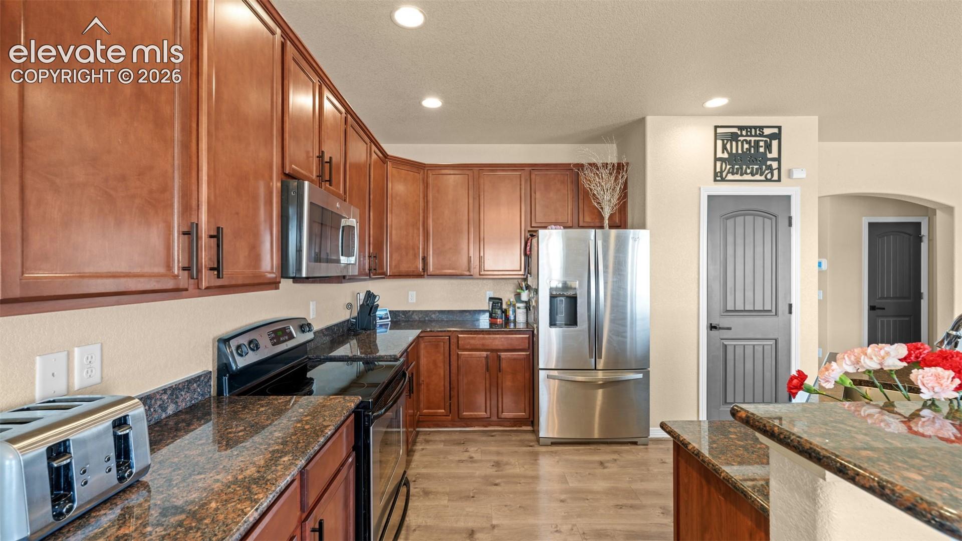 Spacious kitchen with Granite Countertops