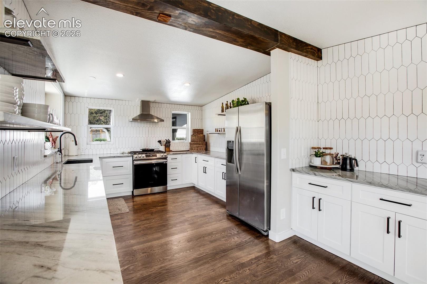 403 Pioneer Creek Dr, Florissant, CO 80816