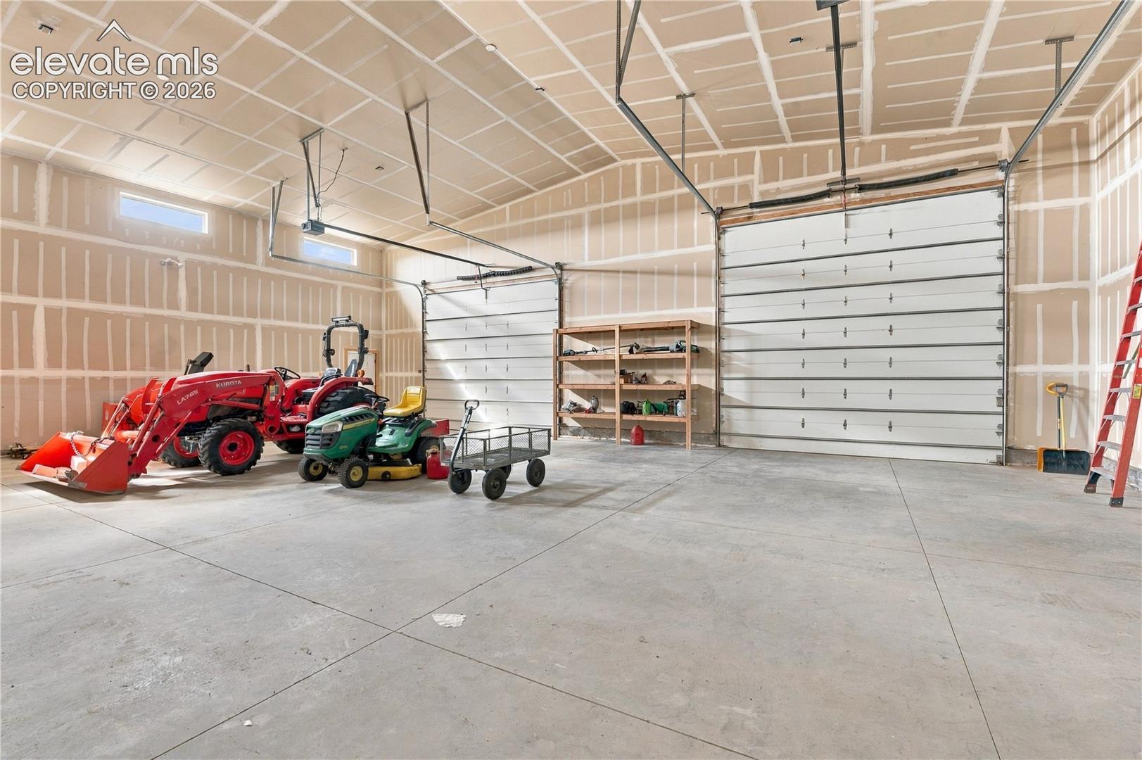 Detached garage/workshop/barn
