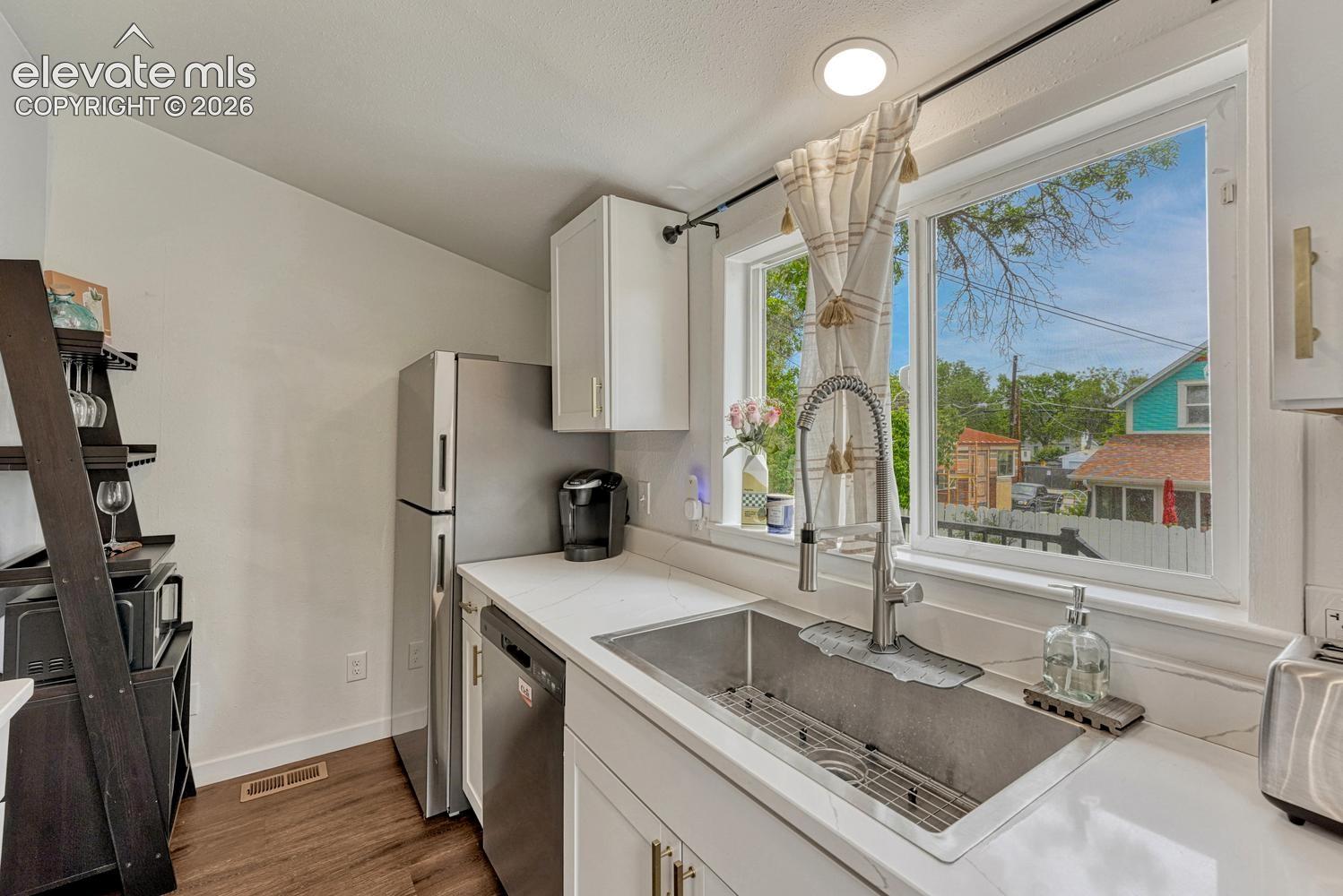 Photo 16 of 705 N Corona Street, Colorado Springs