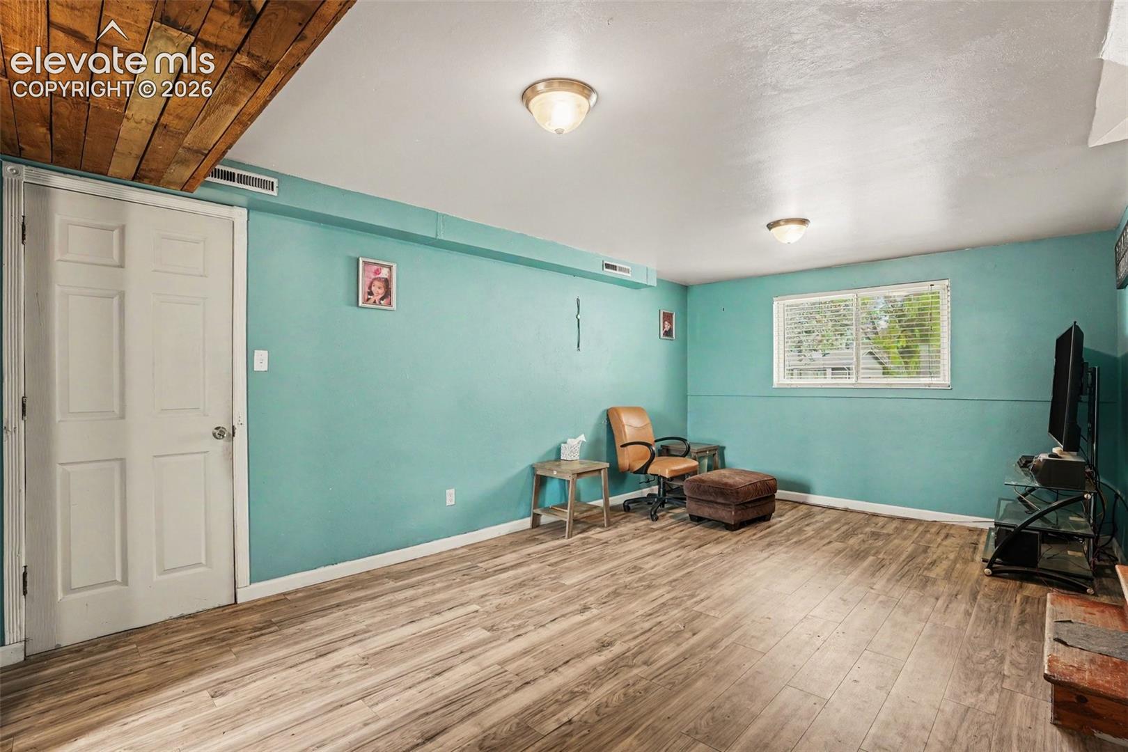 Photo 18 of 1915 Sussex Lane, Colorado Springs