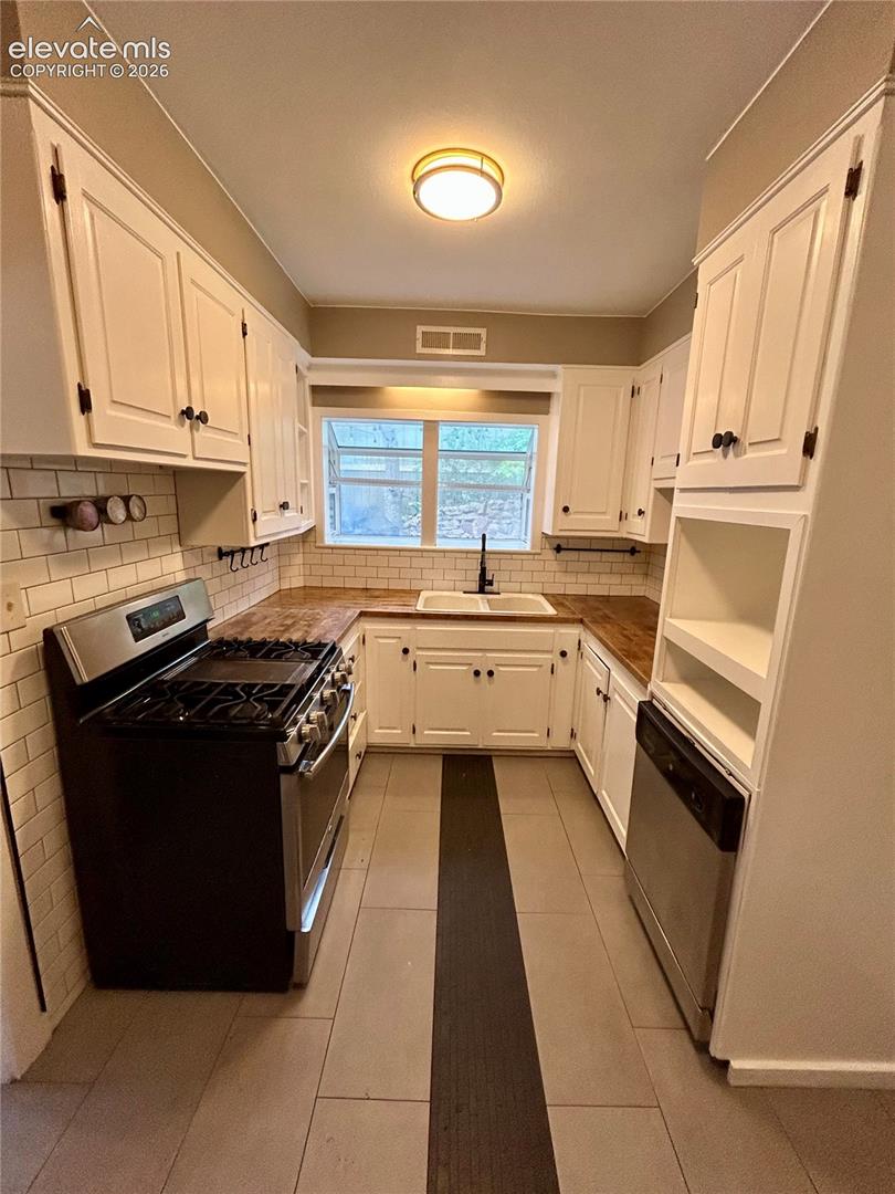 Main House/602: Remodeled kitchen
