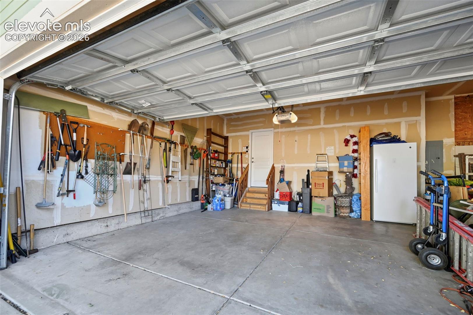 3 car garage
