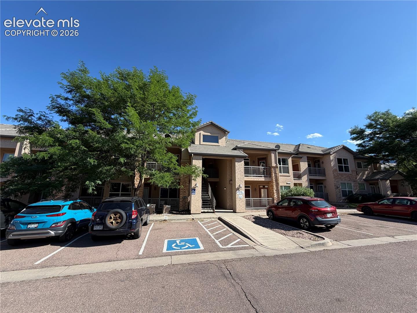 605 Cougar Bluff Point Unit: 105