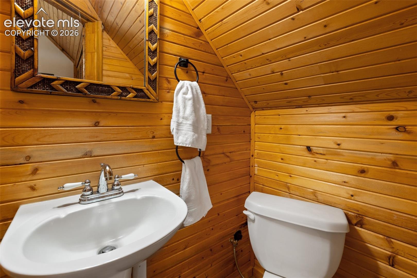 1/2 Bath - Loft 