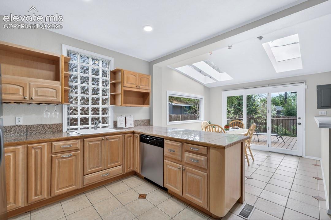 Photo 15 of 1121 E Willamette Avenue, Colorado Springs